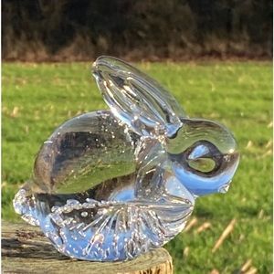 Dazzling Vintage Leonard Art Glass Bunny